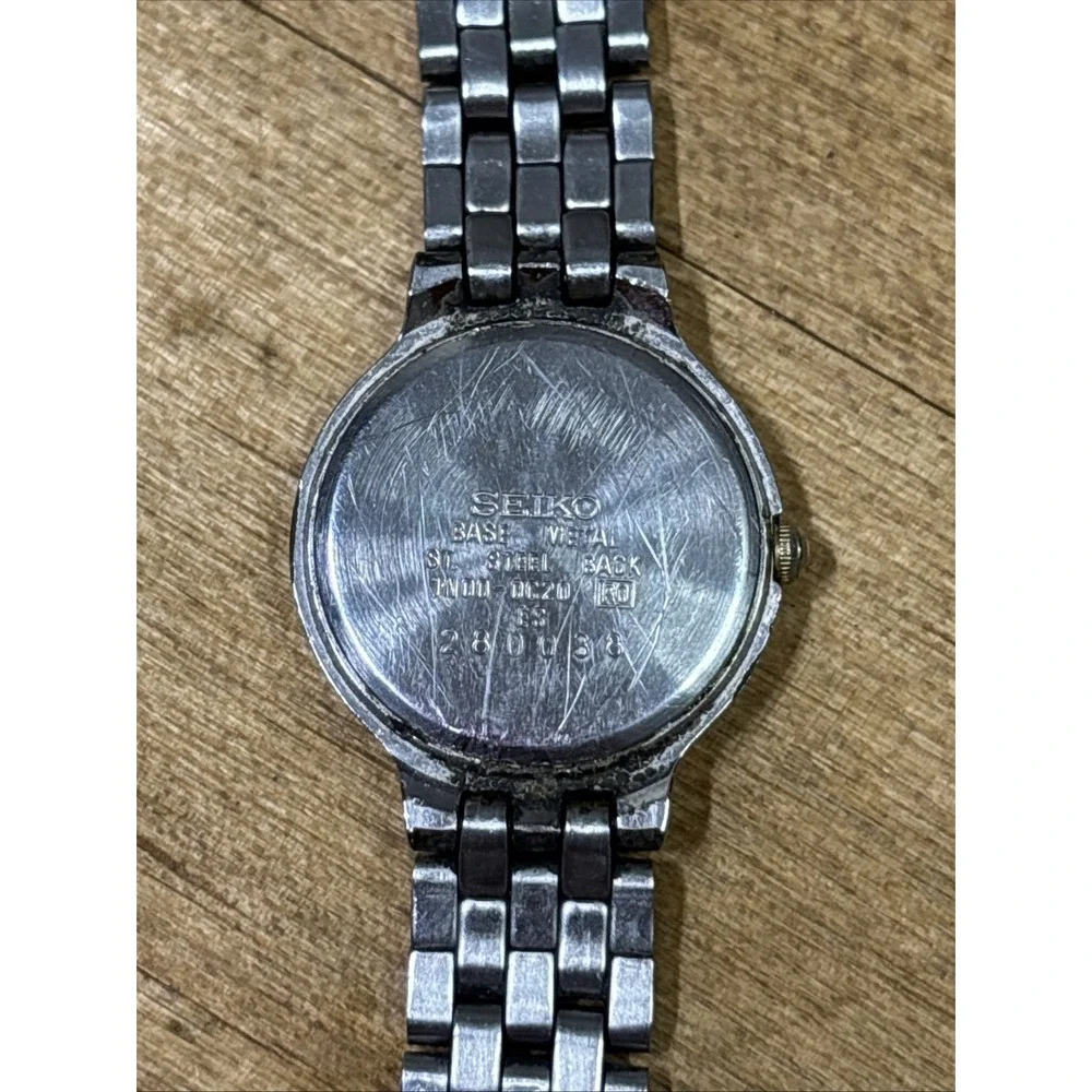 Vintage 1980s Seiko Quartz Ladies Dress Watch Needs New Battery